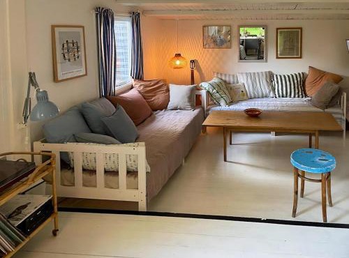 Classic Timber Cottage Close To Forest And Beach
