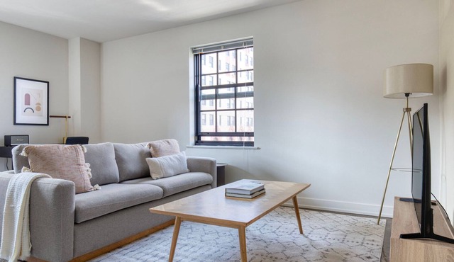 Classic Uptown 1BR w/ Fire Pits & Rooftop, nr L Red Line, by Blueground