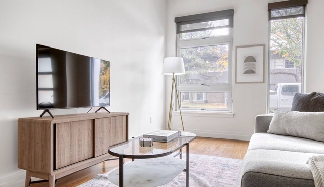 Classic Wash Park 1BR w/ Pool, Gym & W/D, nr trails, by Blueground
