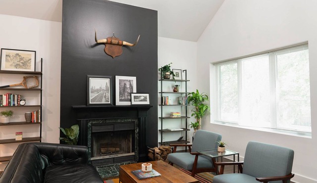 Classic Workers Cottage in Vibrant Bucktown Chicago.