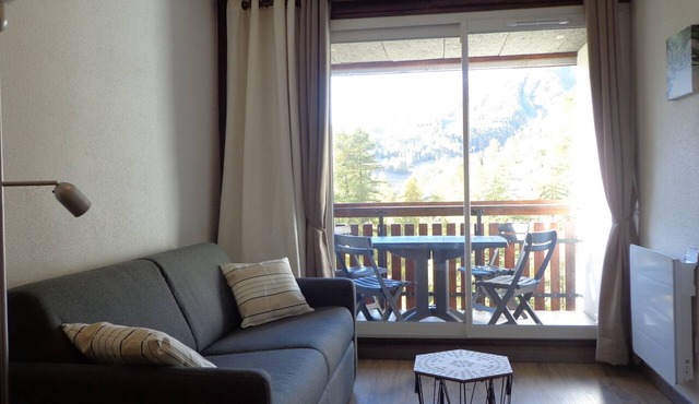 Classified studio with balcony, mountain view