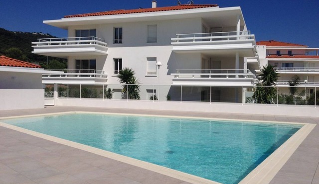 Classified T3, sea view 200m, air-conditioned rooms, swimming pool, garage, high-speed WIFI