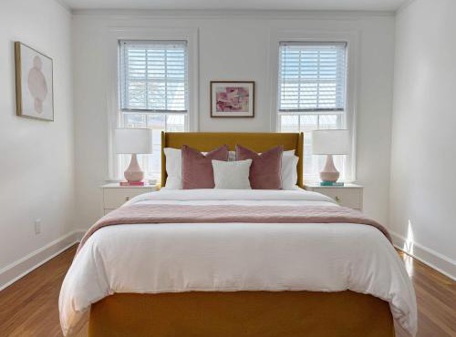 Classy 3-Story Downtown Apt - Great Location