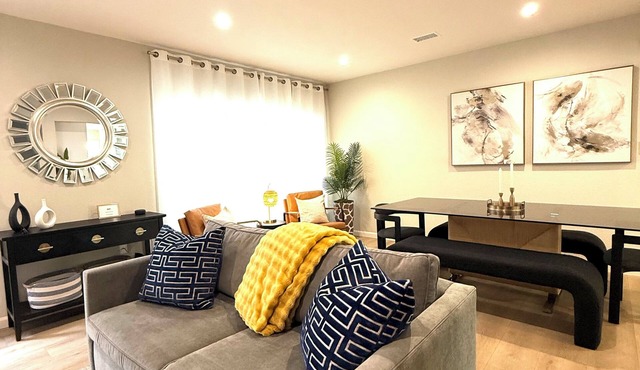 Classy 4-bedroom house with AC in Redondo Beach