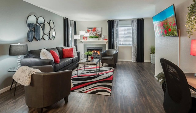 Classy Apartment Home With Luxurious King Suite