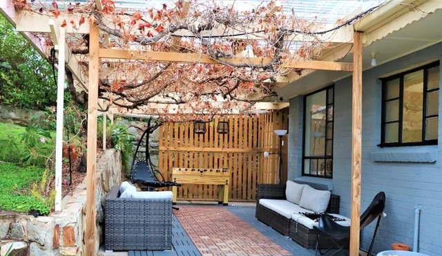 Classy bungalow in Adelaide/wineries/beaches/hills/national