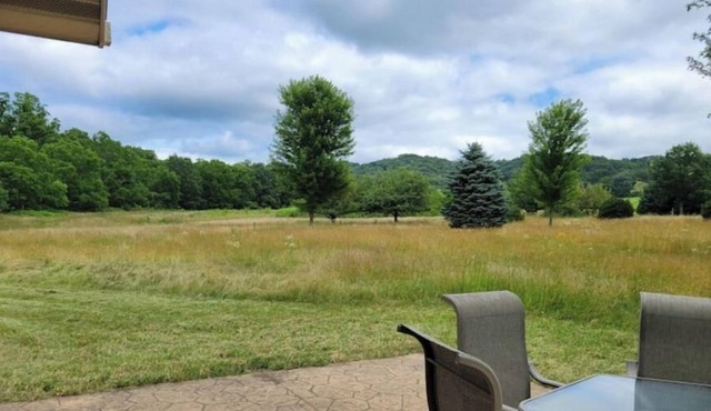 Classy cabin, private, close to town.