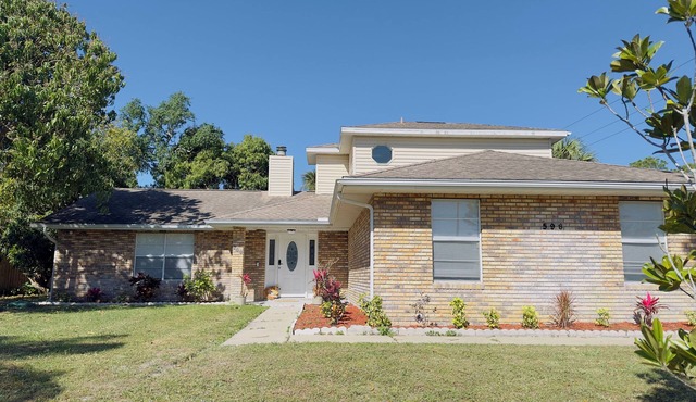 Classy Comfy 3-bedroom house with AC in Palm Bay
