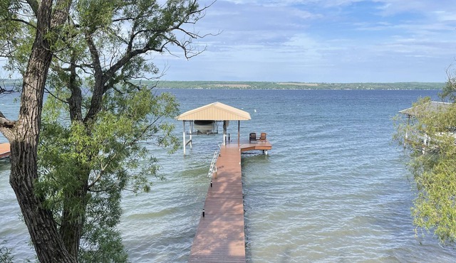 CLASSY & ECONOMICAL lower 2BR unit at lakeside on SENECA’s EASTSIDE