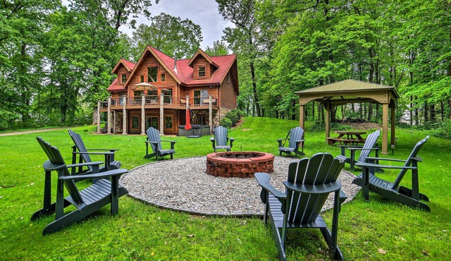 Classy Home w/Hot Tub: 2 Mi to Lake Access!