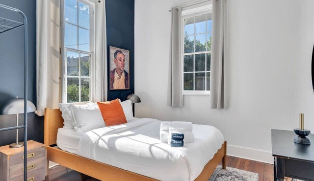 Classy Magazine St Apartment | Parking + Laundry