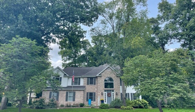 Classy Notre Dame weekend rental with 4 bedrooms in a beautiful Granger subdivison easy access to.