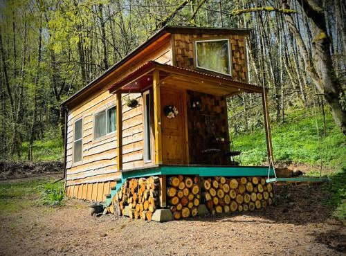 Clatskanie Tiny Luxury Retreat Near River