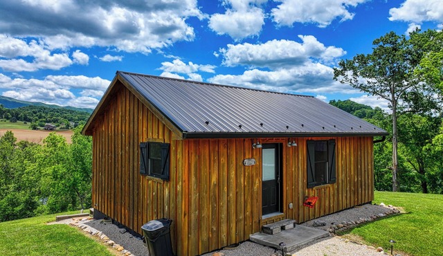 Claude's Cabin Riverfront on the South Holston River