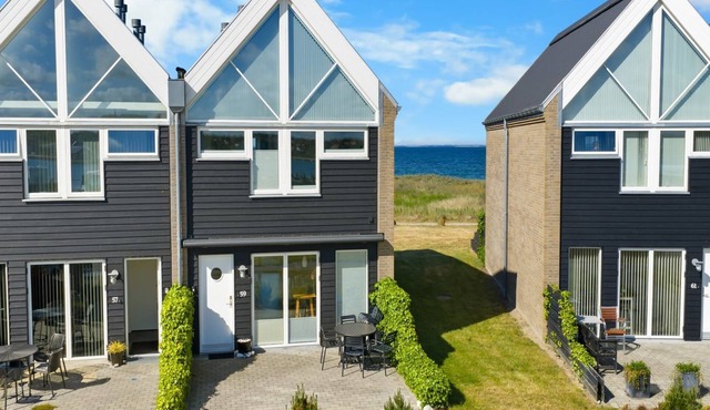 "Claudine" - 90m from the sea by Interhome