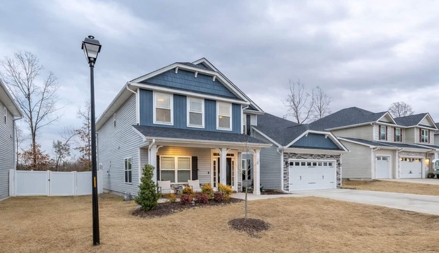 Clayton 6-Beds Family Home Near Raleigh Sleeps 12