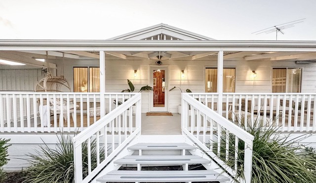 Clayton Bay Cottage - Pet Friendly - 3 Bedrooms - 2 Bathrooms - Smart TV - WIFI