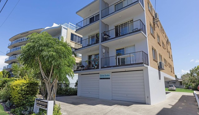 Clayton Garden Unit 5 Golden Beach