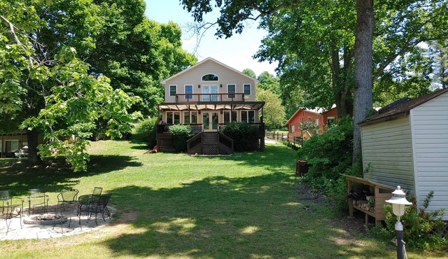 Claytor Lake Waterfront on Beach Drive
