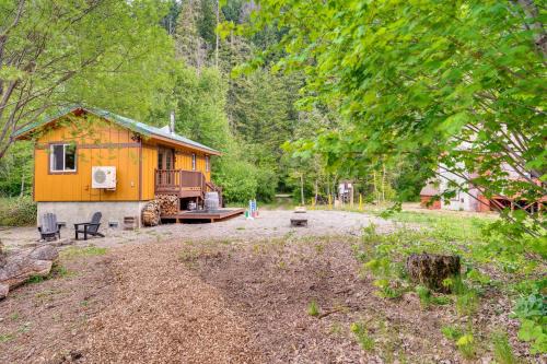 Cle Elum Cabin on the Yakima River!