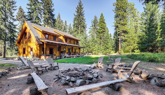 Cle Elum Mountain Cabin w/Hot Tub & Hiking!