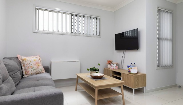 Clean 1 Bdr Apt w/AC & Kitchen | Parking | 339F1