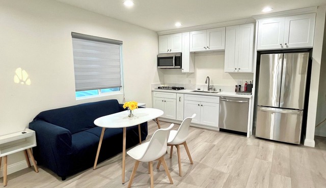 Clean 1b1b near Disneyland