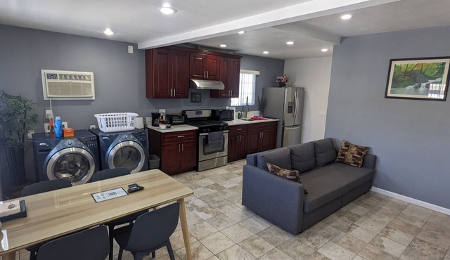 Clean 1BR/1BA Guest House Peaceful Private Casita