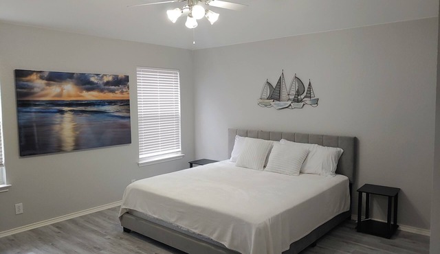 Clean 3 bedroom 2 bath residential home