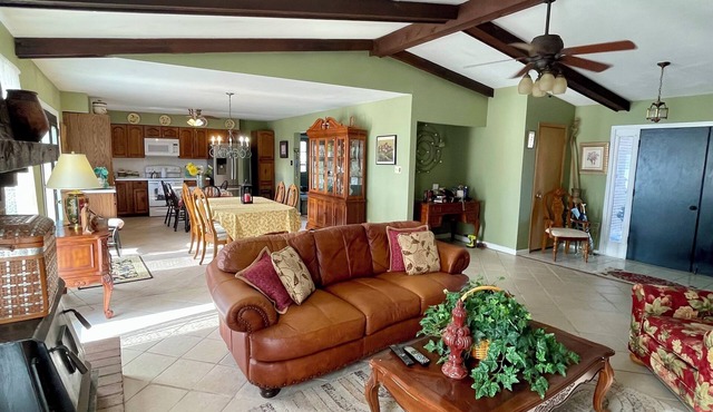 Clean and Comfortable 3-bedroom , 2 bath house in Chesterfield,