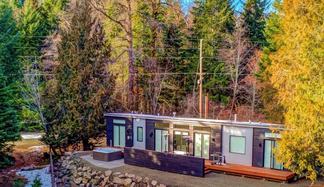 Clean and Comfortable Cabin at White Pass, Mt. Rainier: Views, Hot Tub