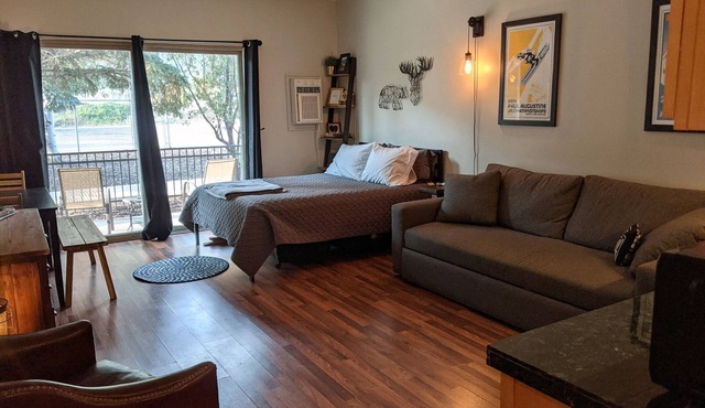 Clean and Comfortable Studio in Prospector Square