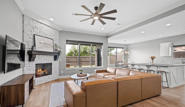 Clean and comfy! Perfect place to work or relax. Between XNA & dtwn!