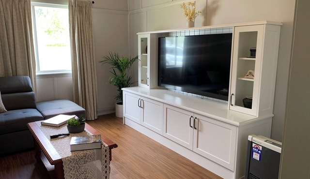 Clean and cosy 3 bedroom cottage located in the township of Taralga-Pet friendly