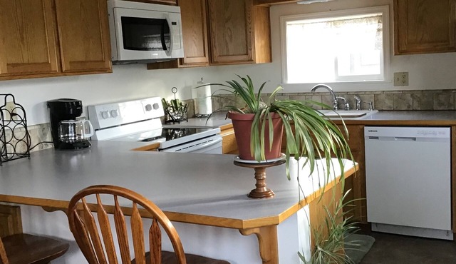 Clean and cute,1 bed, 1 bath, small town setting across from city park.