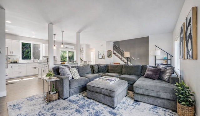 Clean and Modern Central Tacoma Escape