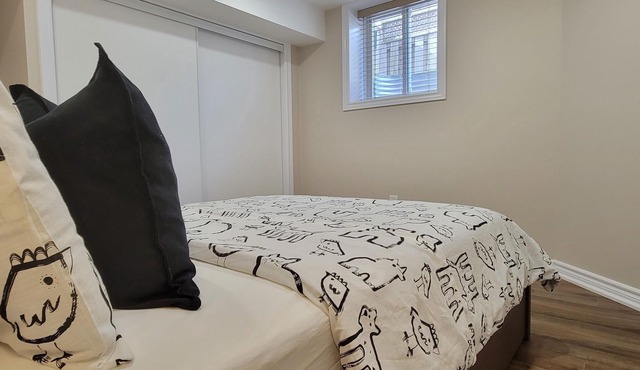 Clean and Modern Guest Suite in Whitby