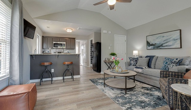 Clean and Private Updated Duplex Apartment