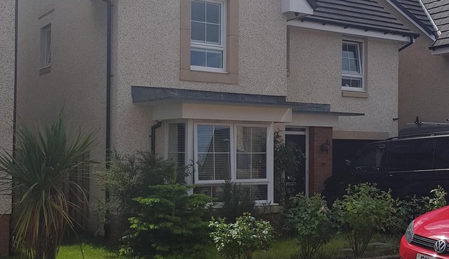 Clean and Spacious 4 bedroom Detached House