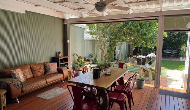 Clean and Stylish. Close to CBD. Newly renovated.