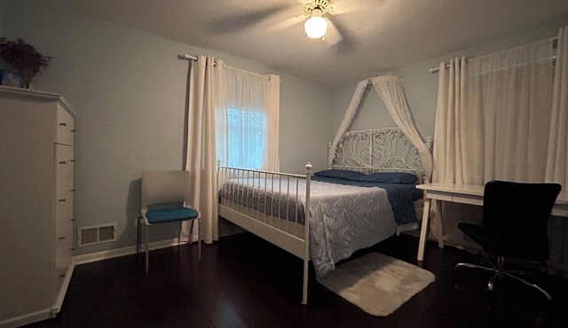 clean and tidy room in Columbia, Heights 50th, let you have a good sleep