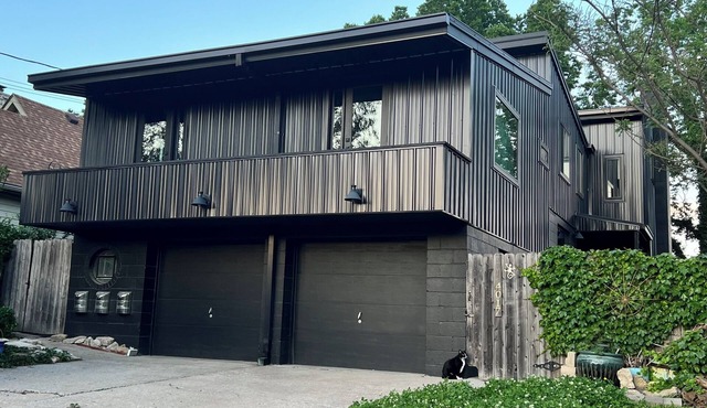 Clean&Bright-2Story Townhome w/Patio in Fab Location!