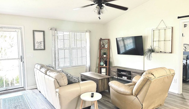 Clean, Bright & Peaceful home in quiet neighborhood close proximity to FSU &FAMU