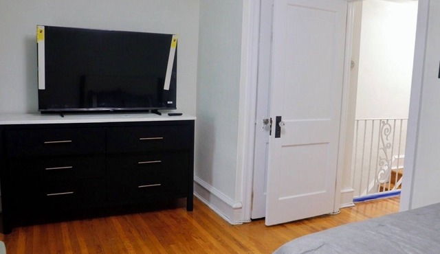 Clean, Calm 1BR/1BA Ideal for Solo or Couples in the heart of philly