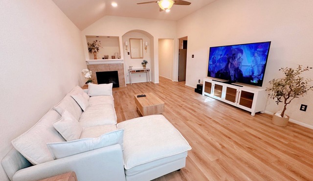 Clean & Calm 3BR Home Near Houston Premium Outlets