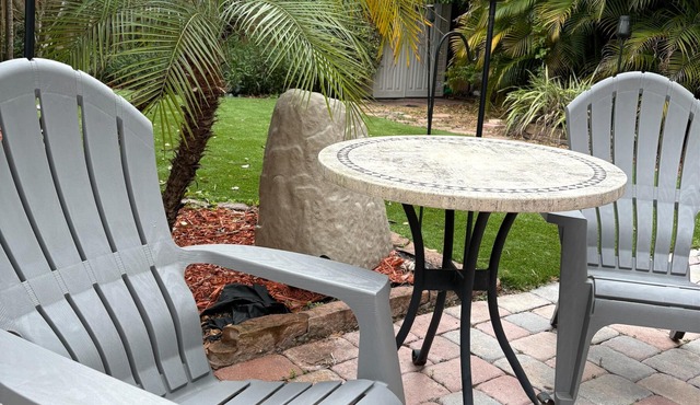 Clean Central Location 3-bedroom 2 Bath house Palm Harbor 1 Block to Starbucks