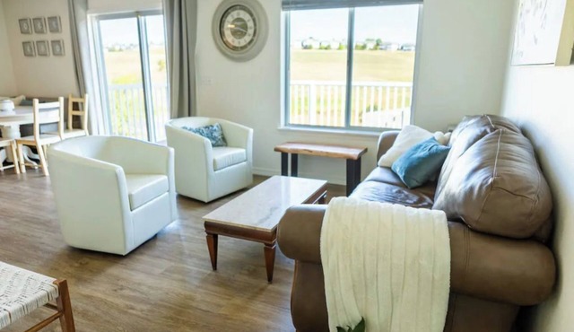 Clean, Close to WSU and Great for Groups