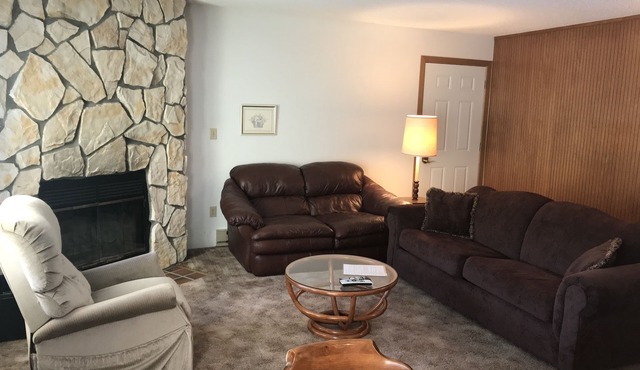 Clean, Comfortable and Quiet Condo at the base of Jackson Creek Summit