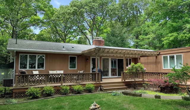 Clean Comfortable Convenient. Great location in Greenport, near beach and town.