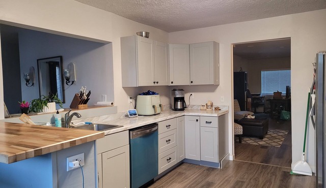 Clean, comfortable space in a very convenient area of downtown Clarkston.